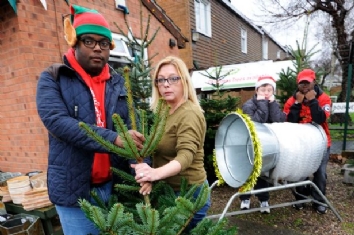 Nicola Stitt with students at Umberslade Nurseries